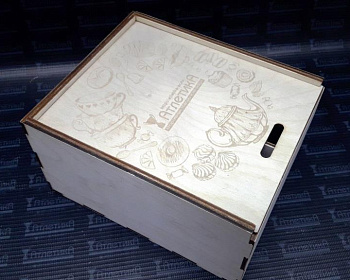 Резка фанеры, изготовление коробок из фанеры.